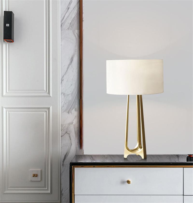 Post Modern Light Luxury Creative Living Room Table Lamp Art Bedside LED Eye Protection Bedroom Study Designer Model Ground Lamp