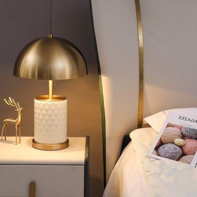 Postmodern LED Luxury Golden Table Lamp for Hotel Projects Zf-Cl-004