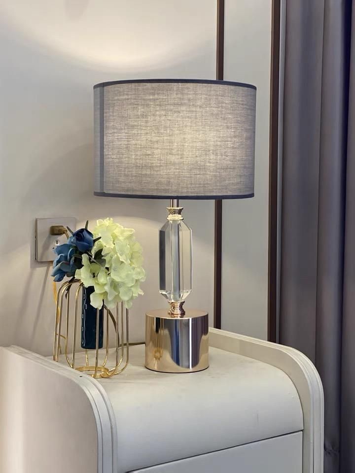Famous Royal Light Luxury Crystal Table Lamp Warm American Bedroom Bedside Lamp Modern Simple Creative Living Room Decorative Table Lamp