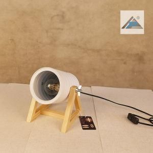 Desined Wooden Table Lamp (C5007387)