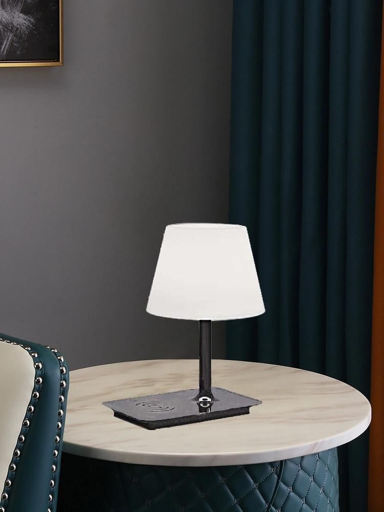 2022 Innovative Indoor LED Table Lamp with Wireless Charging, Eye-Caring, Wireless Charger Bedside Lamp