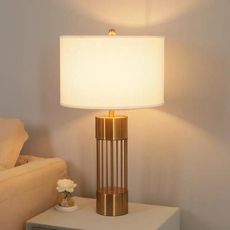 Modern Simple and Fashion Goleden Metal Bar Table Lamp for Office, Apartment, House Decoration Zf-Cl-028