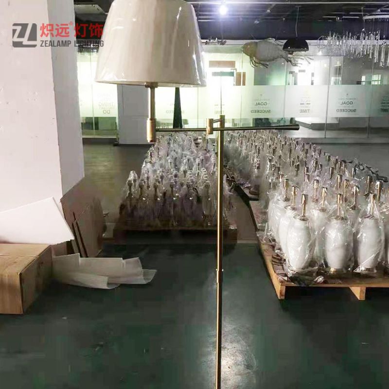 Modern Rotatable Iron Standing Lamp for Hotel Room