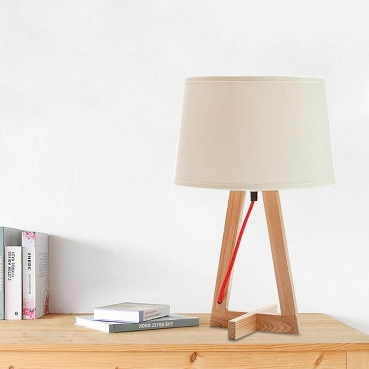 Simple Modern Solid Wood Creative American Vertical Table Lamp