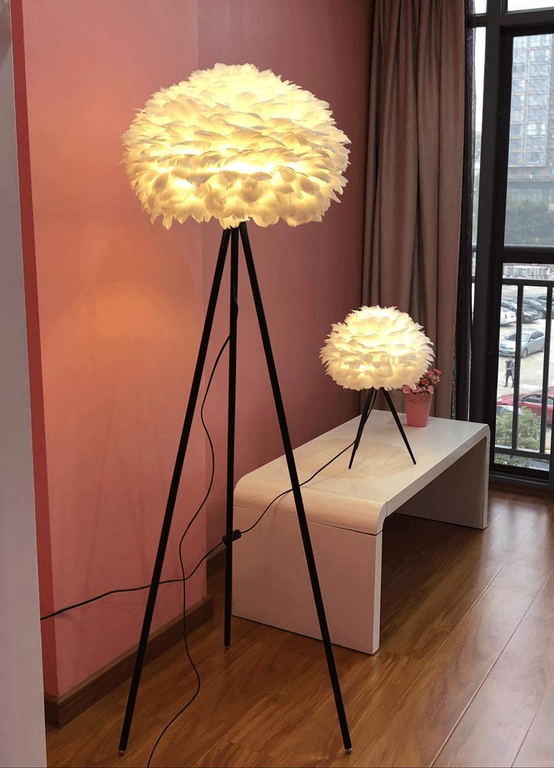 Modern Creative Designer Home Decor Tripod Floor Lamp with Feather Floor Light Traditional Table Lamp Decorative Home, Table Lamps Luxury Hotel Table Lamp