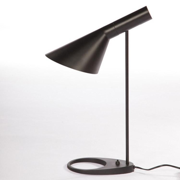 Europe Originality Style Black Decorative Desk Lamp Reading LED Table Lamp for Bedroom