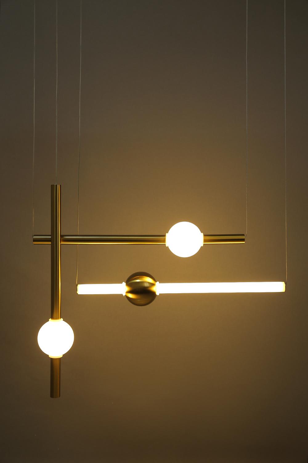 Horizontal and Vertical Metal Luminous Ball Line Chandelier