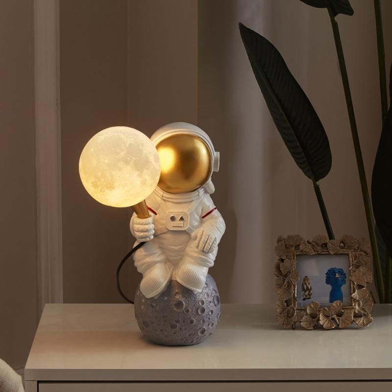 Nordic Astronaut Decoration Table Lamp Living Room Bedroom Bedside Table Lamp
