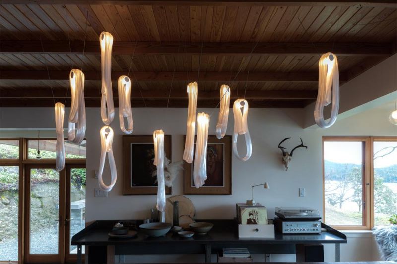 2022 Wholesale Manufacturer LED Long Strip Glass Vase Linear Pendant Light