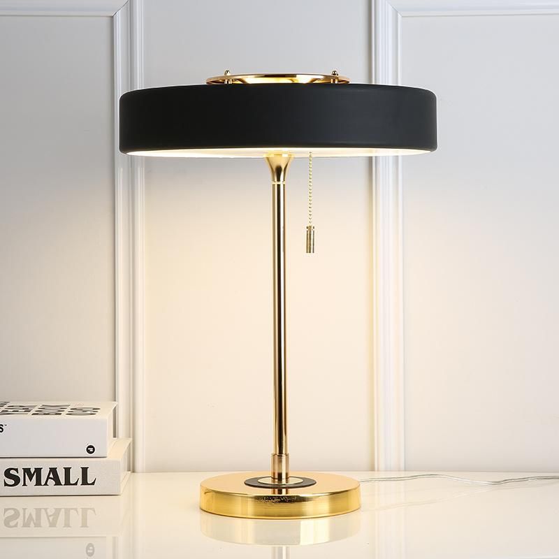 Office Table Lamp Modern Decorative Luminous Metal Desk Lamp for Bedroom