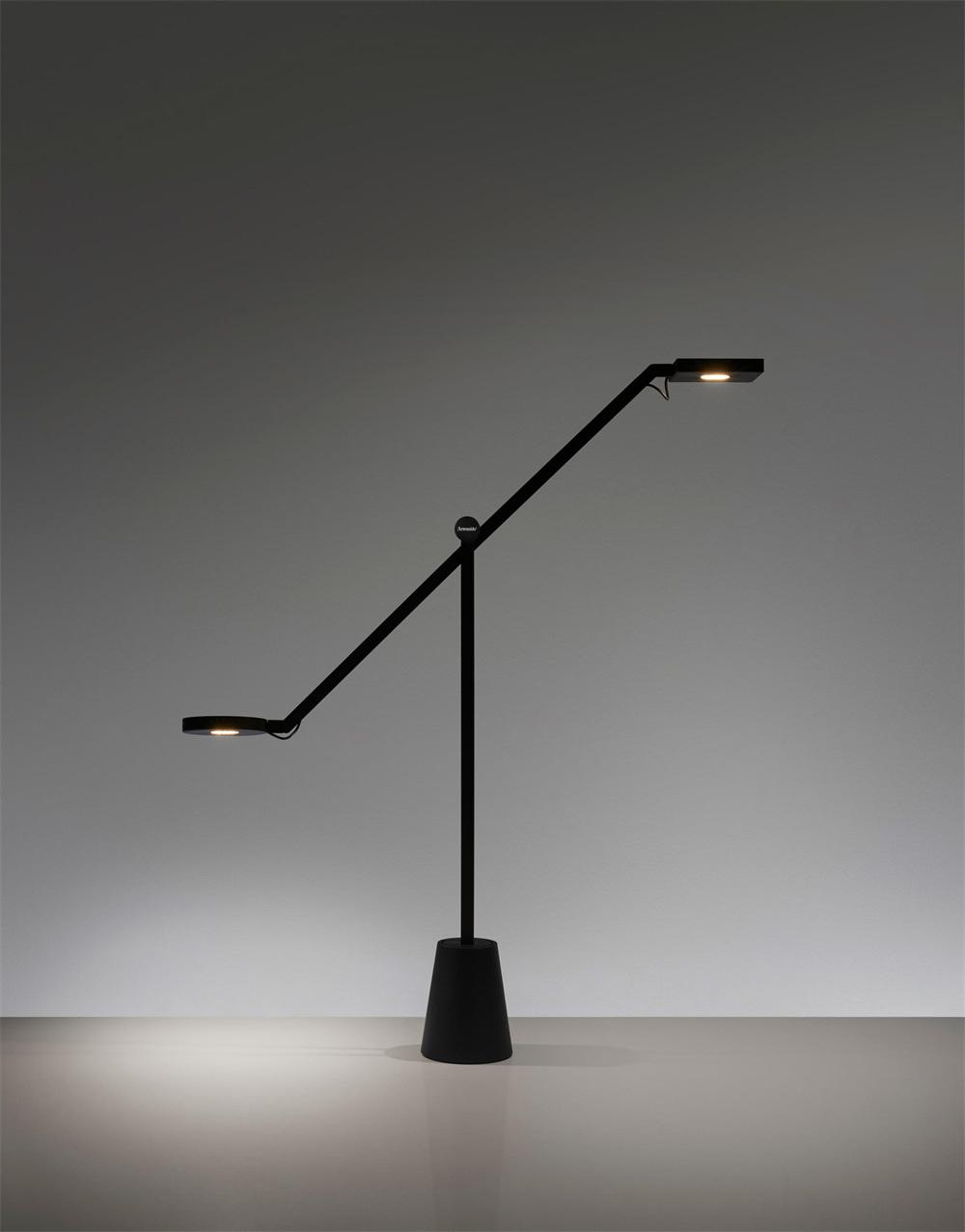 2022 Modern Simple Direction Adjustable Swing Arm Clamp Mount Desk Light LED Table Lamps