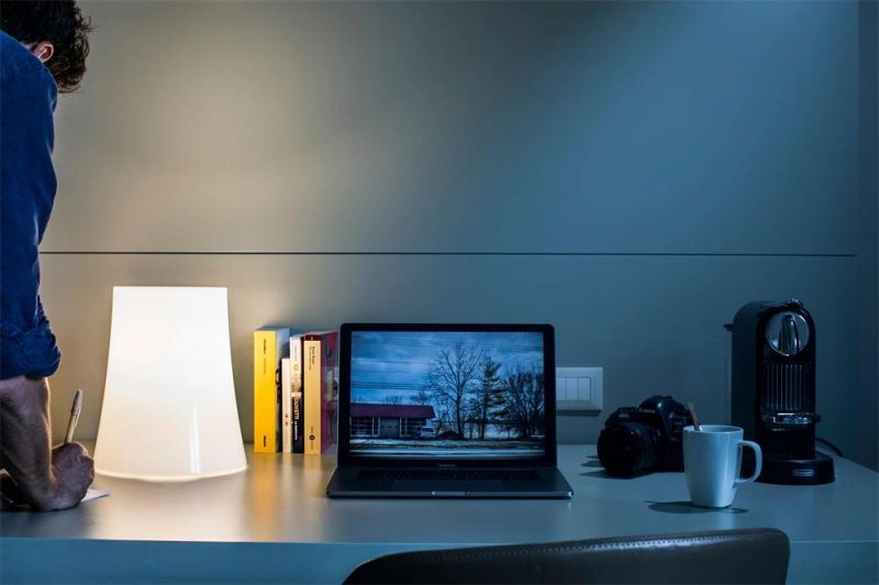2022 Dimmable Touch Control with Warm White Colors LED Metal Battery Table Lamp