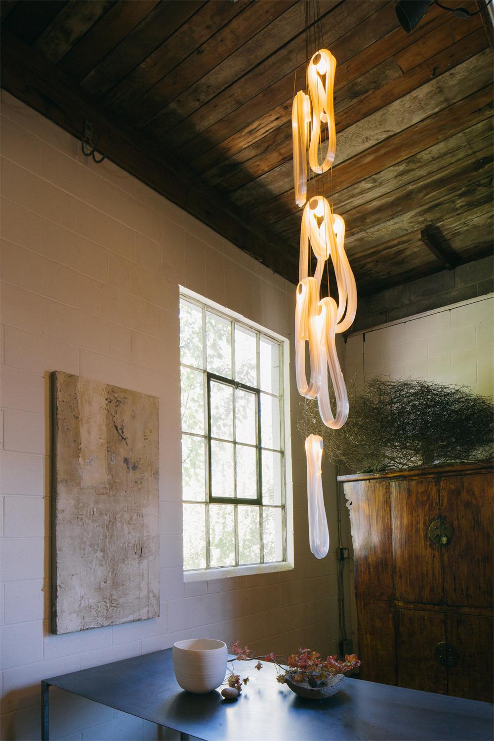 2022 Wholesale Manufacturer LED Long Strip Glass Vase Linear Pendant Light