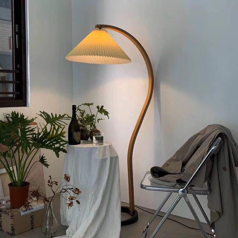 New Personality Nordic Solid Wood Log Retro Pleated Floor Lamp Living Room Bedroom Bed Ins Wind Floor Lamp