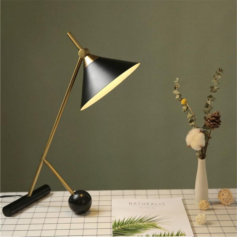 Modern Luxury Vintage LED Desk Lamp Creative Nordic Simple Study Desk Light Bedroom Bedside Lamp Living Room Table Lamps