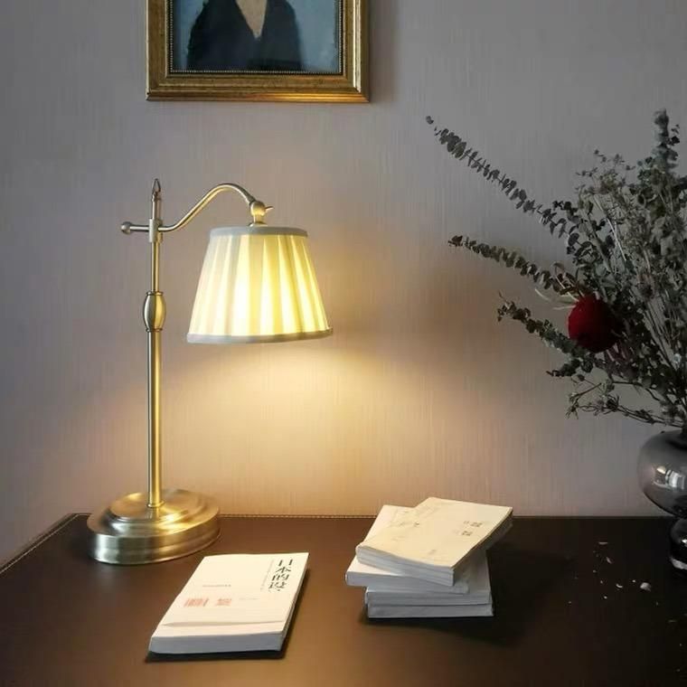 American Nordic Small Table Lamp Bedroom Creative Retro Simple Modern Warm European Light Luxury Pleated Bedside Lamp