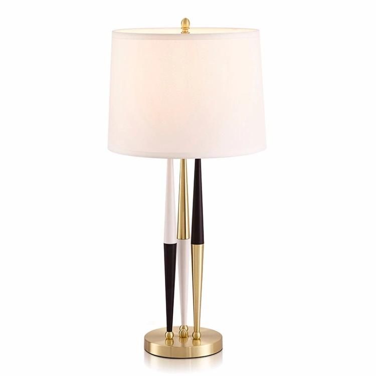 Fashion Interior Decorative Table Lamp with Switch for Bedroom