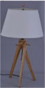 Modern Tripod Wooden Table Lamp (XY MT015)