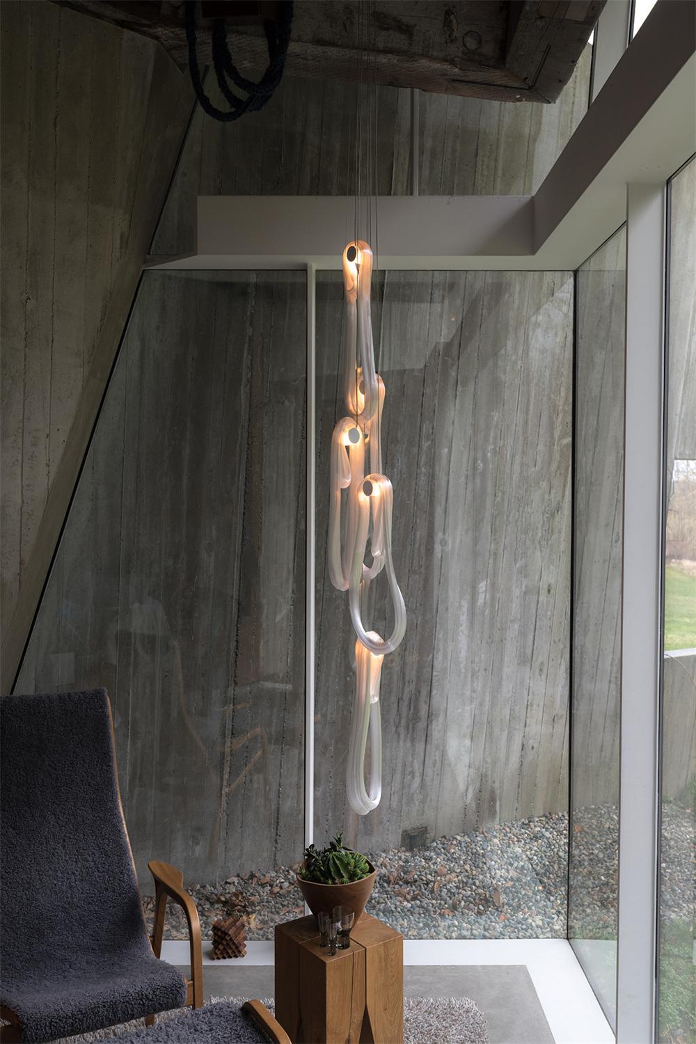 2022 Wholesale Manufacturer LED Long Strip Glass Vase Linear Pendant Light