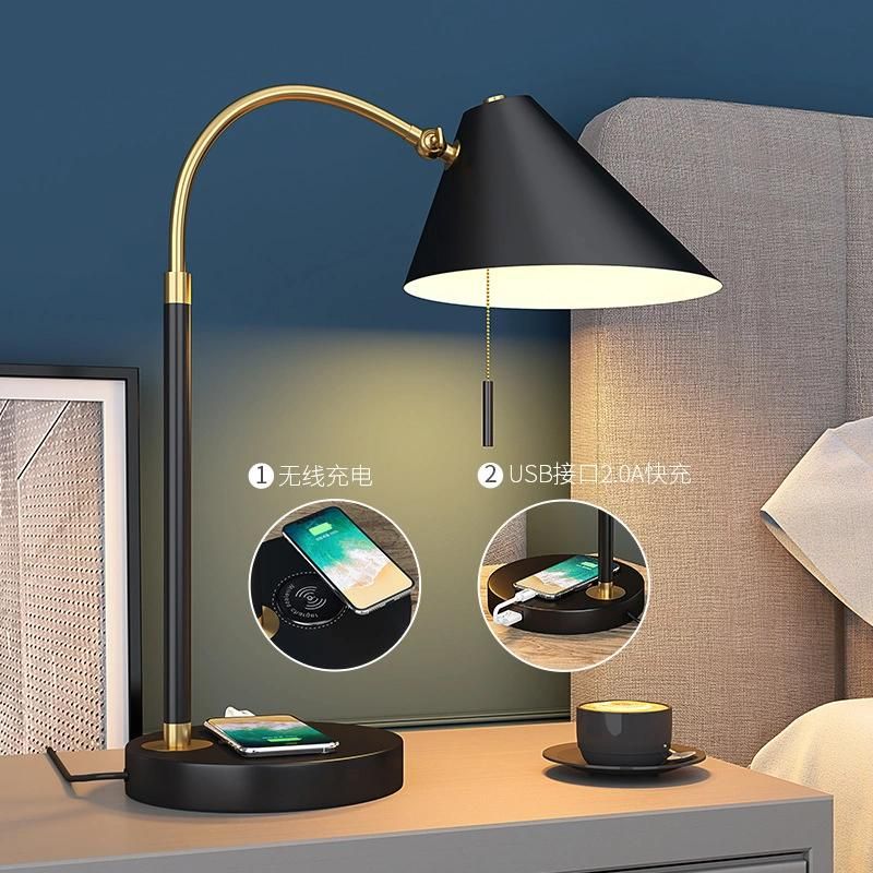 Amazon Small Volume Simple Fashion Study Children′s Room Desk Lamp Adjustable LED Charging Desk Lamp