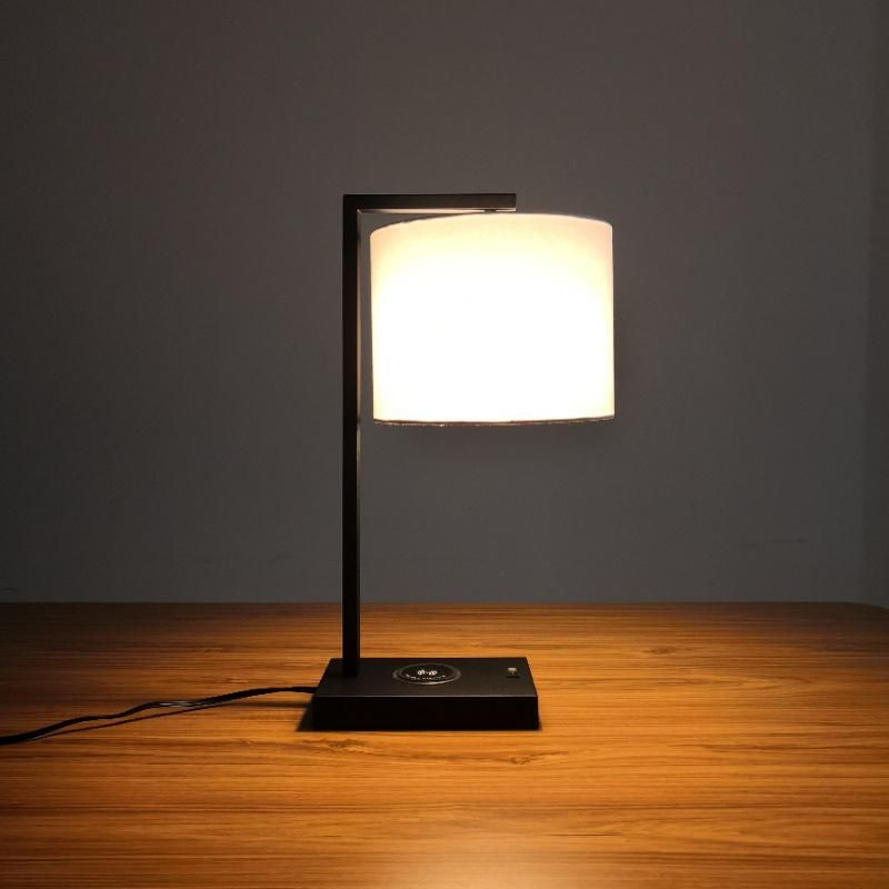 Indoor LED Lighting Modern Dimmable Table Lamp with Wireless Charger
