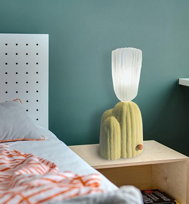 Modern Nordic Green Cactus Shape Resin Table Lamp for Home Decor