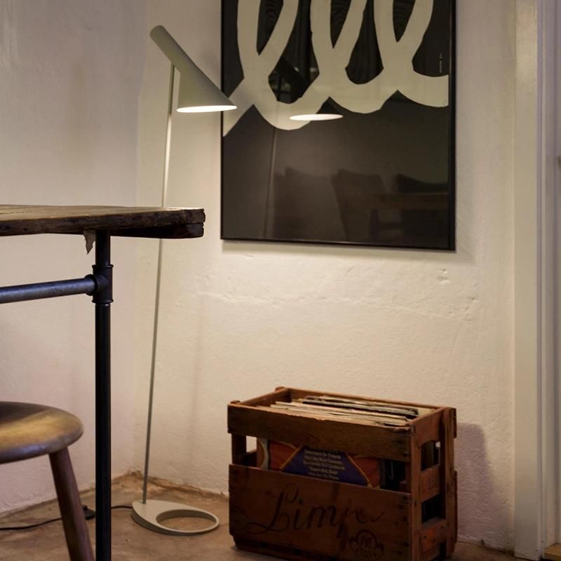 Minimalist Decor Nordic Italian Hot Sale Modern Iron Metal Floor Lamp Light for Living Room Standing Lighting