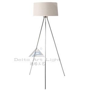 Modern Tripod Standard Floor Lamp with Basin Shade for Decorative Lighting (C5008098)