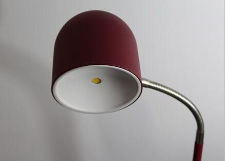 Modern Design LED Table Lamp for Touch Switch (LED-15097T)