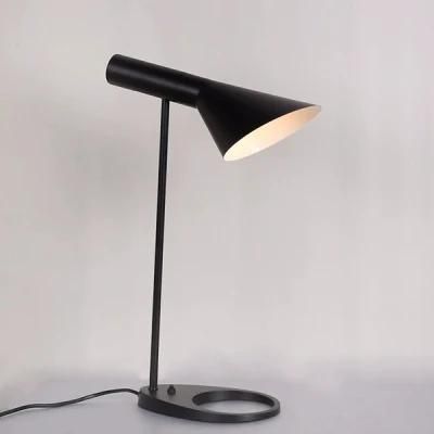 Fashion Metal Decoration Industrial LED Table Lamp Reading for Bedroom Hotel Desk Light