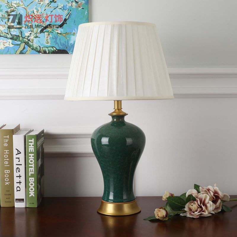 Simple Design Curvy Ceramic Table Lamp for Bedroom (TL8033)