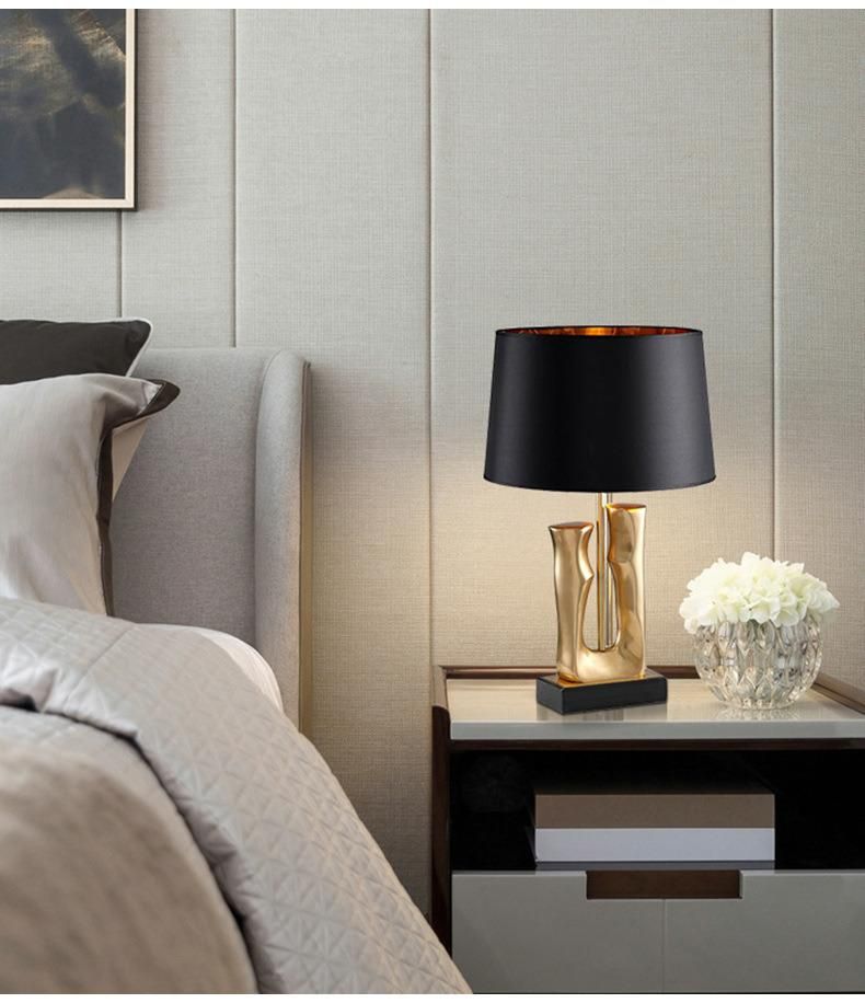 Nordic Fashion Light Luxury Simple Gold Resin Table Lamp Post Modern Designer Creative Art Hotel Living Room Lamp