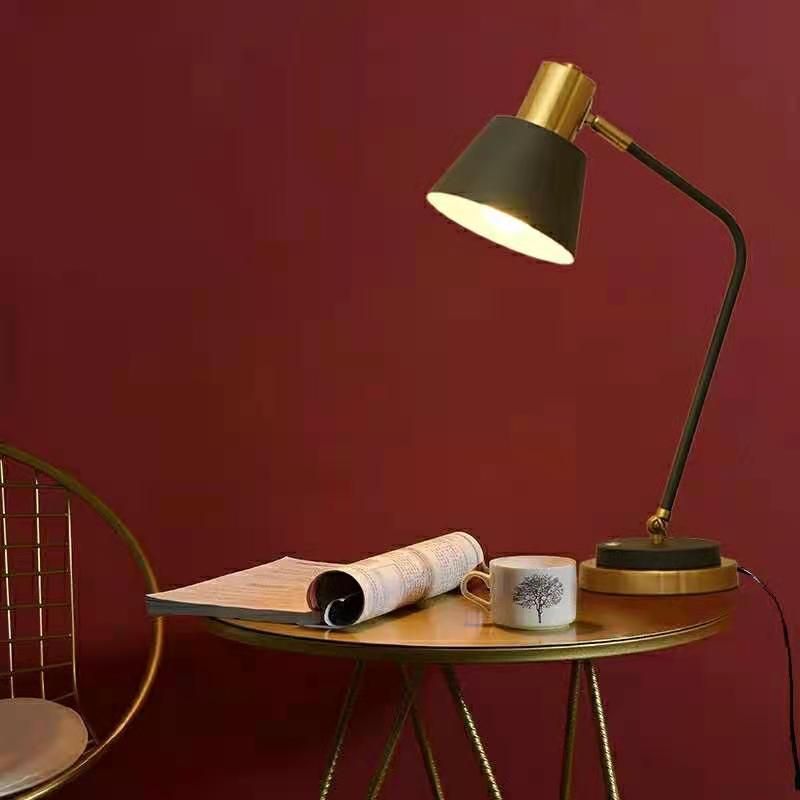 Amazon Project Custom Hotel Decorative New Design Modern Fashion Custom Simple Metal Steel Iron Table Lamp