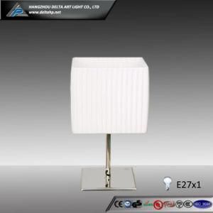 Ce White Square Shade Desk Lamp for Home Decoration (C500810)