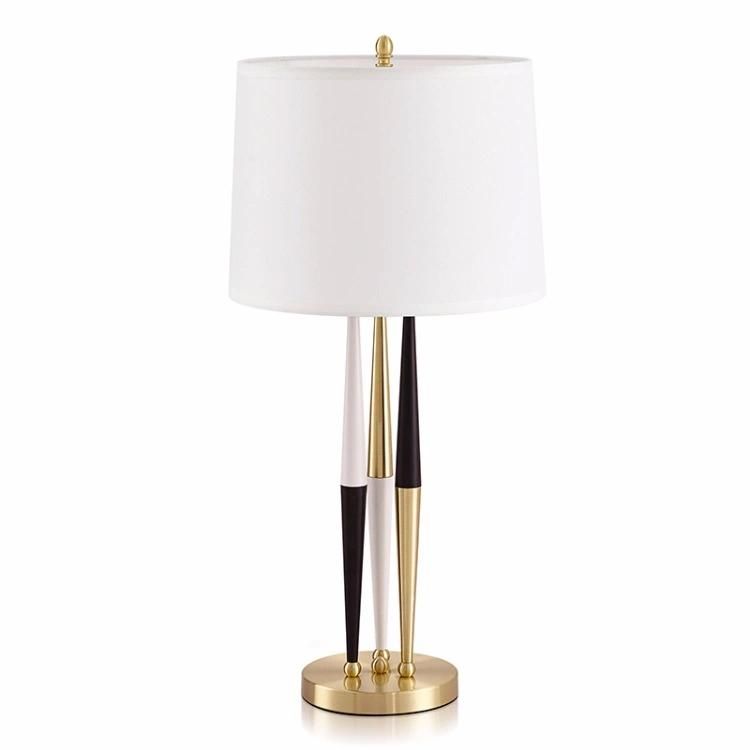 Fashion Interior Decorative Table Lamp with Switch for Bedroom