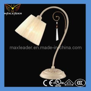 2014 Hot Sale Modern Table Lamp (MT9225)