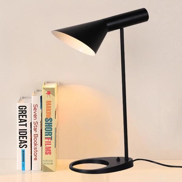 Fashion Metal Decoration Industrial LED Table Lamp Reading for Bedroom Hotel Desk Light