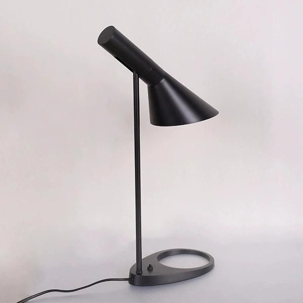 Fashion Metal Decoration Industrial LED Table Lamp Reading for Bedroom Hotel Desk Light