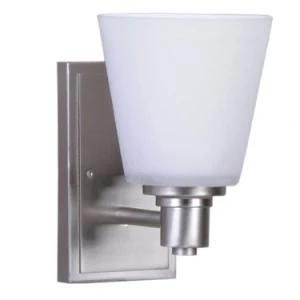 USA/UL/cUL Single Wall Lamp with Outlets on Base
