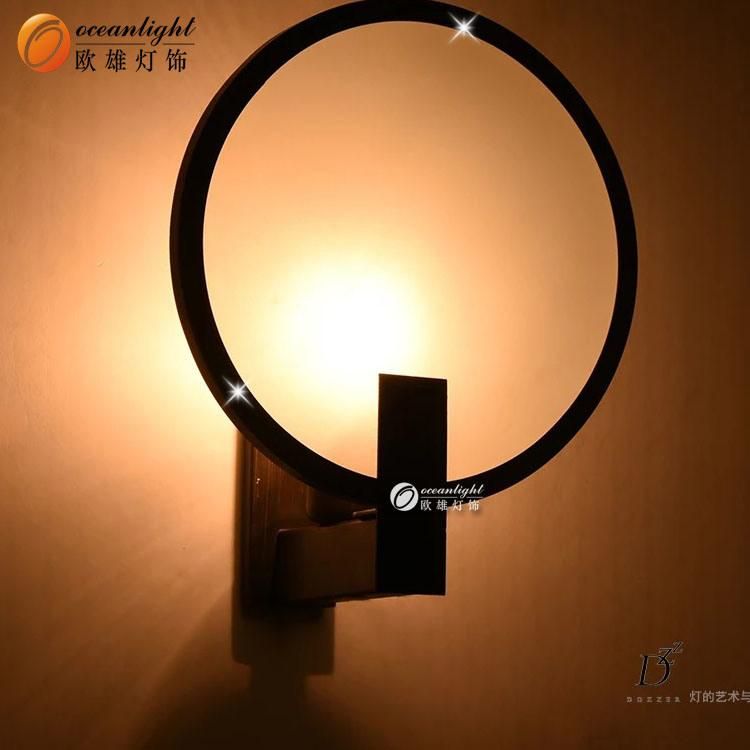 New Design Round LED Wall Lighting with Decoration Room (OM66149-1A)