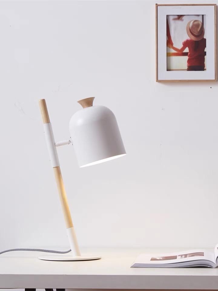 Nordic Simple Reading Eye Protection Desk American Creative Bedroom Study Warm Bedside Solid Wood LED Desk Lamp