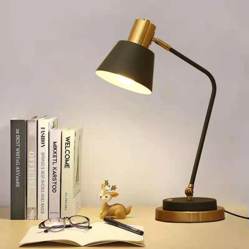 Amazon Project Custom Hotel Decorative New Design Modern Fashion Custom Simple Metal Steel Iron Table Lamp