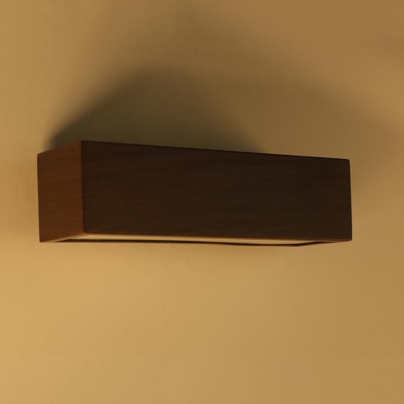 Metal Body in Wood Finish Wall Lamp