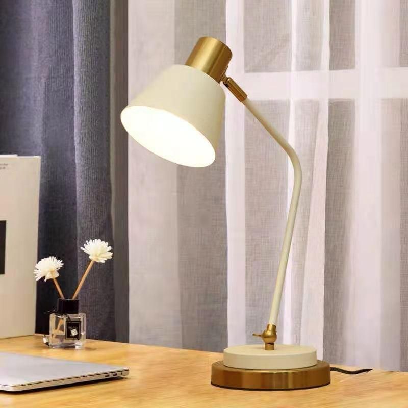 Amazon Project Custom Hotel Decorative New Design Modern Fashion Custom Simple Metal Steel Iron Table Lamp