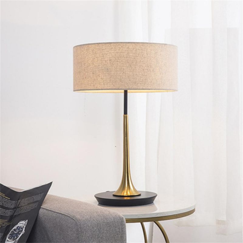 Nordic Bedroom Bedside Study Warm Desk Lamp Designer Model Room Exhibition Hall Simple Living Room Creative Sofa Desk Lamp