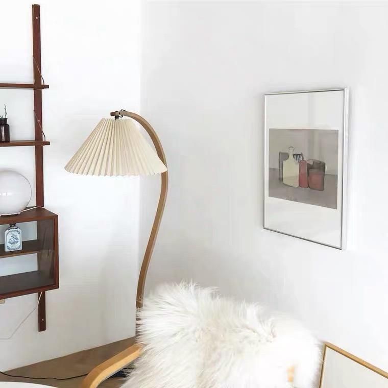 Korean Blogger′s Same Style Retro Pleated Floor Lamp