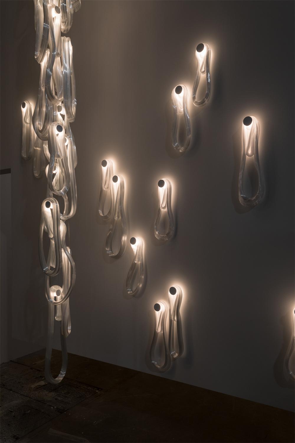 2022 Wholesale Manufacturer LED Long Strip Glass Vase Linear Pendant Light
