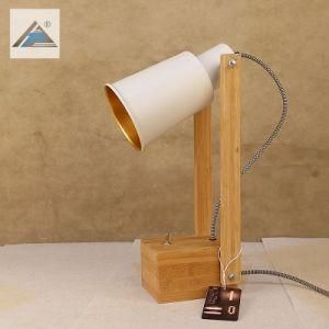 Metal Desk Lamp with Toggie Switch (C5007390)