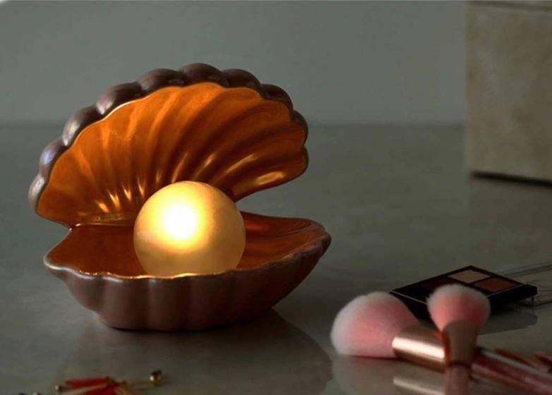 Shell Lamp in White and Pink Color. Ceramic Table Lamp Desk