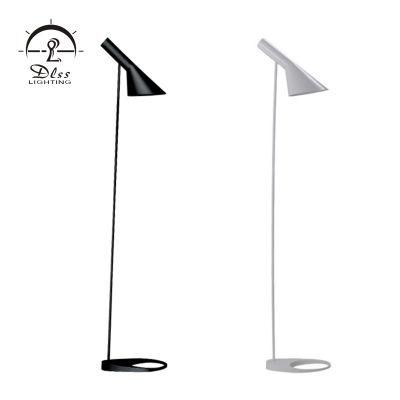 Modern Aj Black Decorative Bedroom LED Bulb Floor Lamp